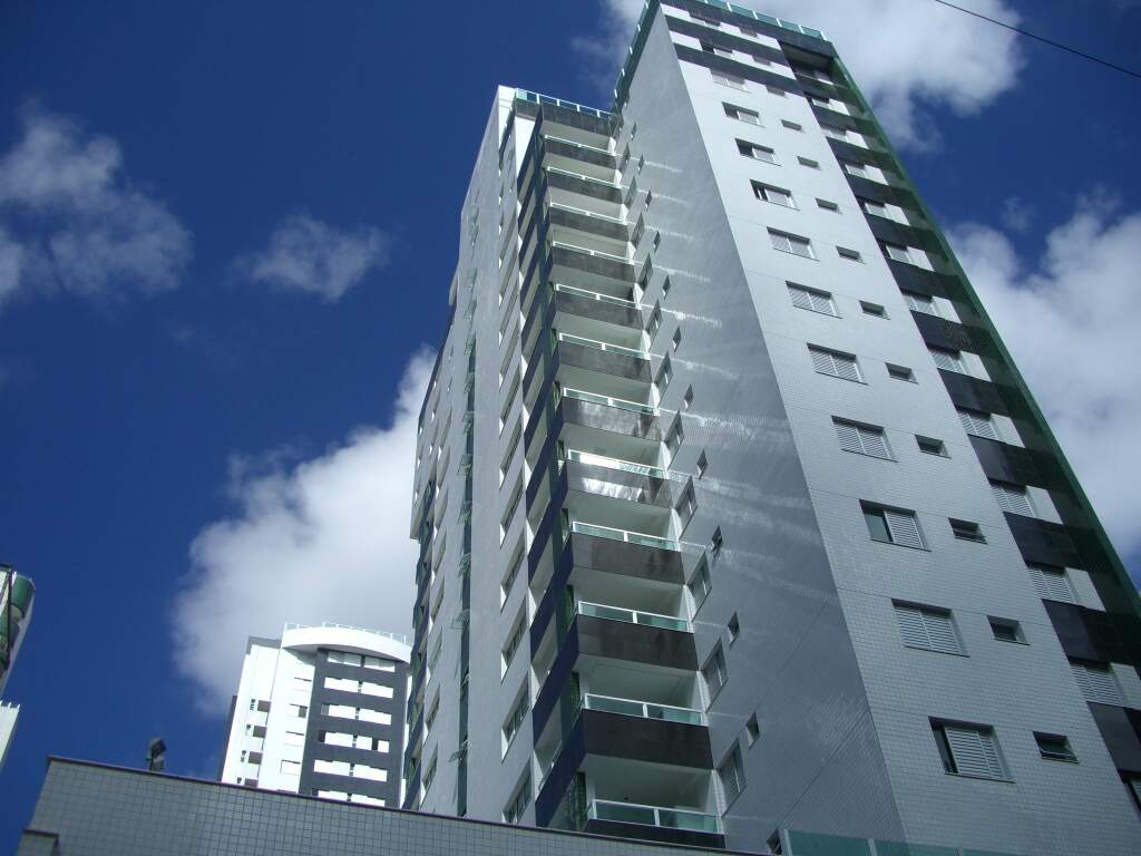 Apartamento para alugar com 4 quartos, 140m² - Foto 7