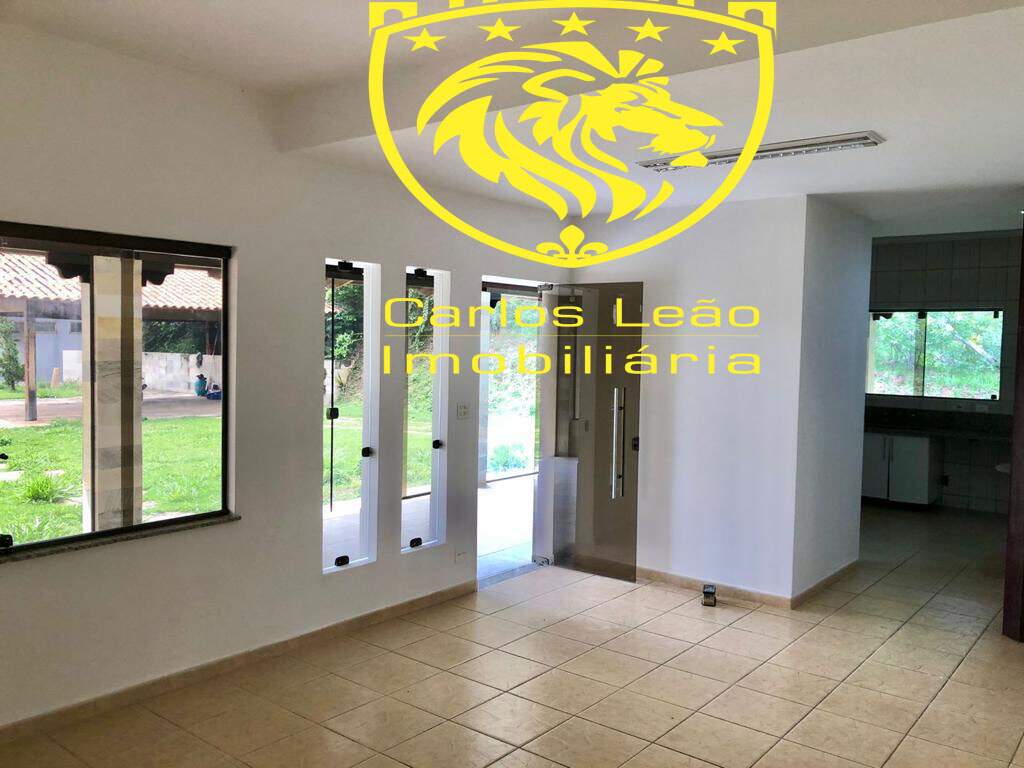 Casa à venda com 4 quartos, 1800m² - Foto 2
