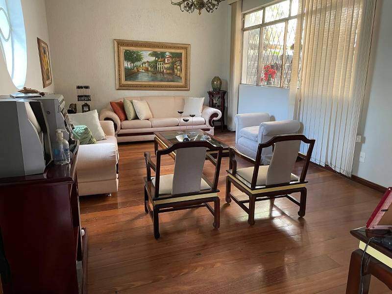 Casa com 4 dormitórios à venda em Belo Horizonte, no bairro Cidade Nova