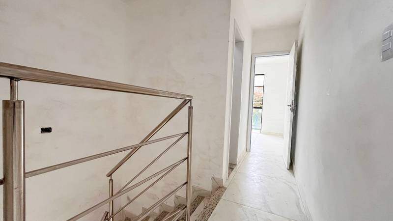 Casa à venda com 2 quartos, 65m² - Foto 2