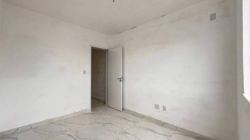 Casa à venda com 2 quartos, 65m² - Foto 5
