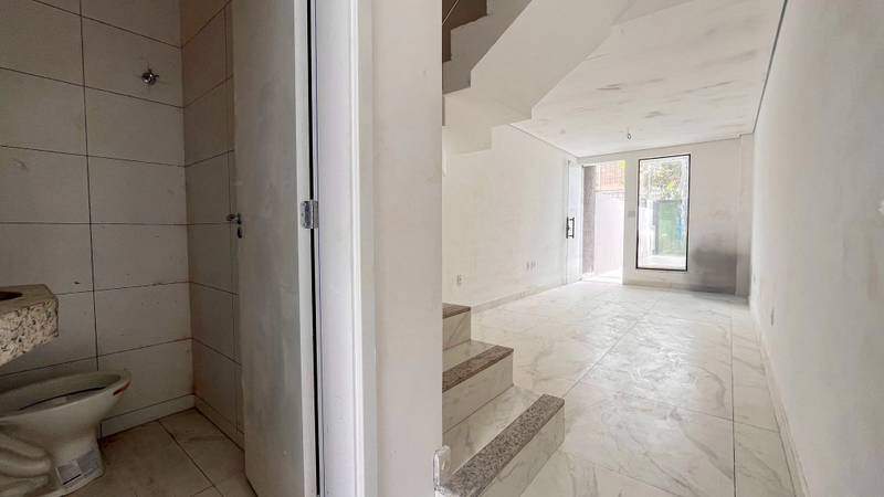 Casa à venda com 2 quartos, 65m² - Foto 8