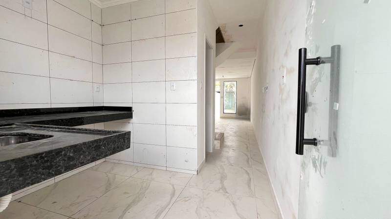 Casa à venda com 2 quartos, 65m² - Foto 9