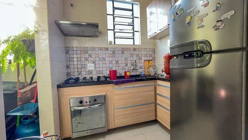 Apartamento à venda com 2 quartos, 48m² - Foto 2