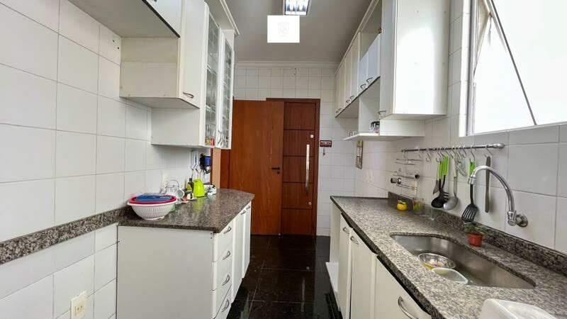 Área privativa com 3 dormitórios à venda em Belo Horizonte, no bairro Fernão Dias