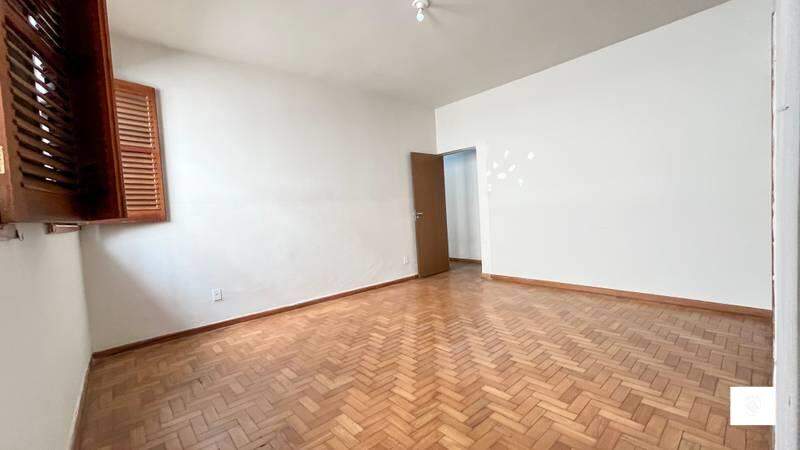Casa com 5 dormitórios à venda em Belo Horizonte, no bairro Santo Antônio