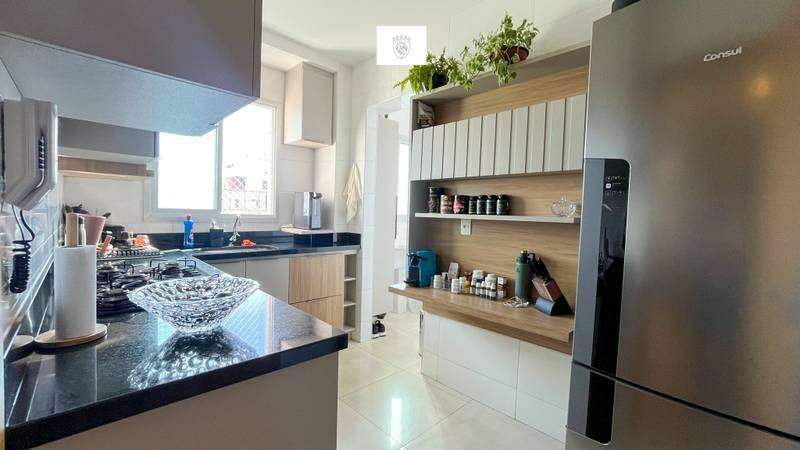 Apartamento à venda com 2 quartos, 64m² - Foto 8
