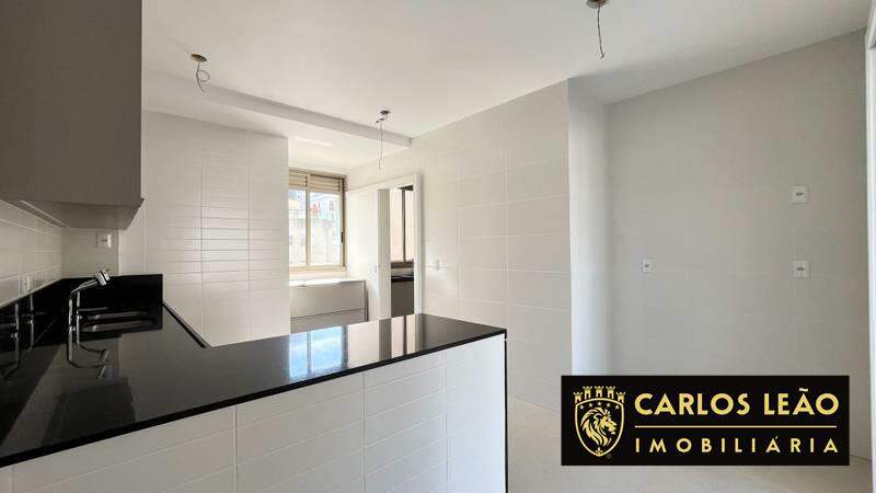 Apartamento à venda com 4 quartos, 136m² - Foto 2
