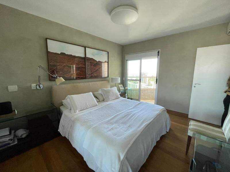 Apartamento à venda com 4 quartos, 230m² - Foto 18
