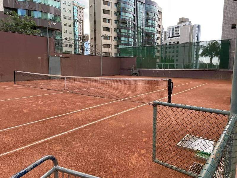 Apartamento à venda com 4 quartos, 230m² - Foto 2