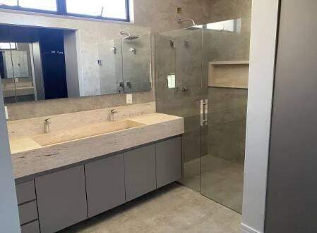Casa de Condomínio para alugar com 5 quartos, 434m² - Foto 3