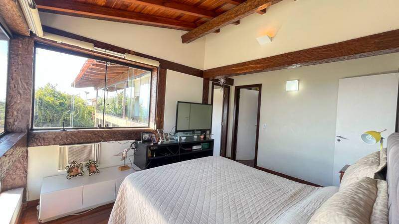 Casa à venda com 4 quartos, 330m² - Foto 12
