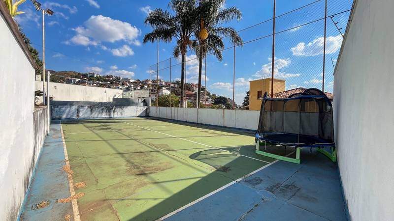 Casa à venda com 4 quartos, 330m² - Foto 23
