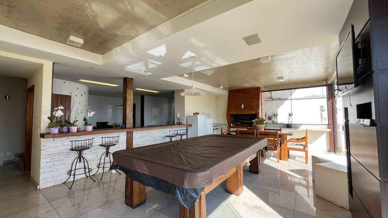 Casa à venda com 4 quartos, 330m² - Foto 5
