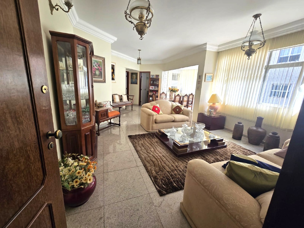 Apartamento com 4 quartos para alugar no bairro Buritis em Belo Horizonte