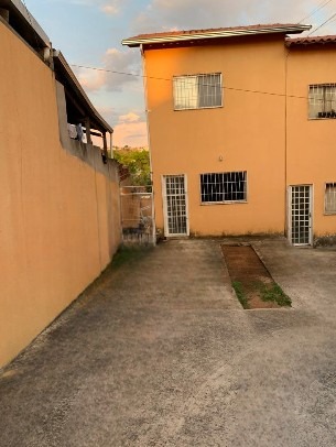 Casa com 2 quartos à venda no bairro São Pedro em Esmeraldas