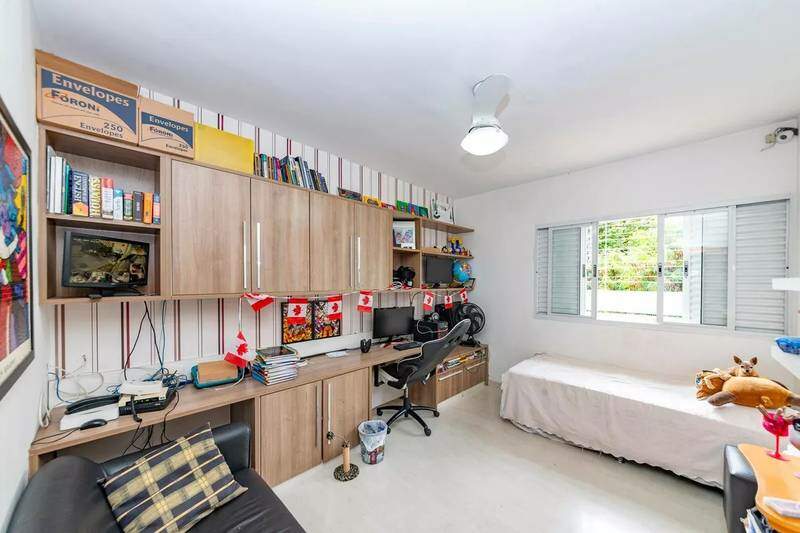 Casa, 4 quartos, 267 m² - Foto 9