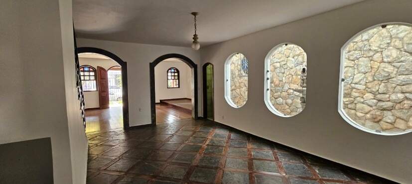 Casa, 4 quartos, 324 m² - Foto 2