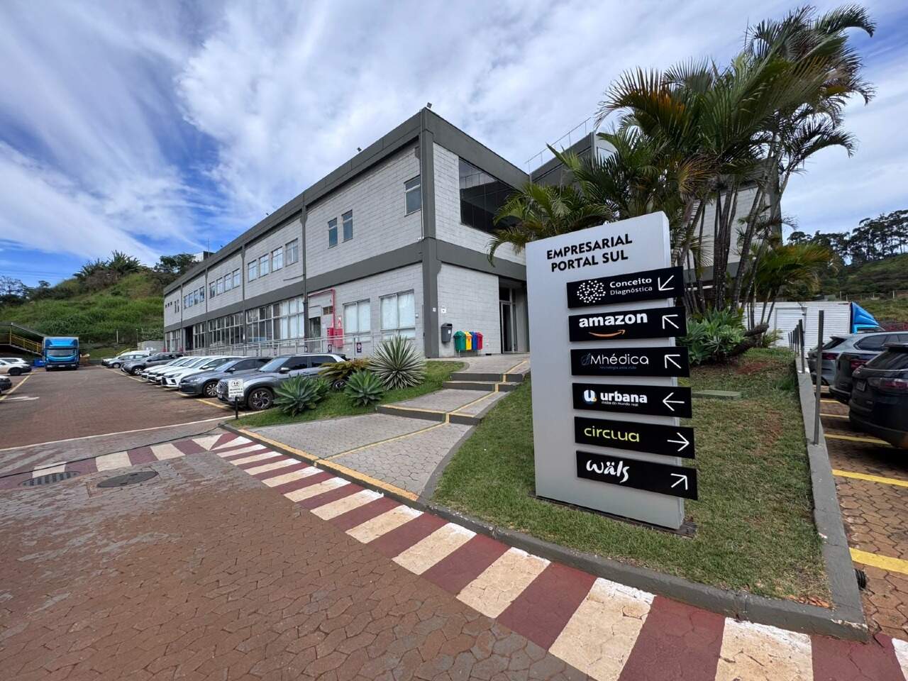 Galpão / Depósito / Armazém para alugar no bairro Olhos Dágua em Belo Horizonte