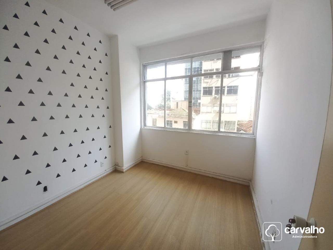 Salas/Conjuntos à venda Centro com 25 m² , .: 