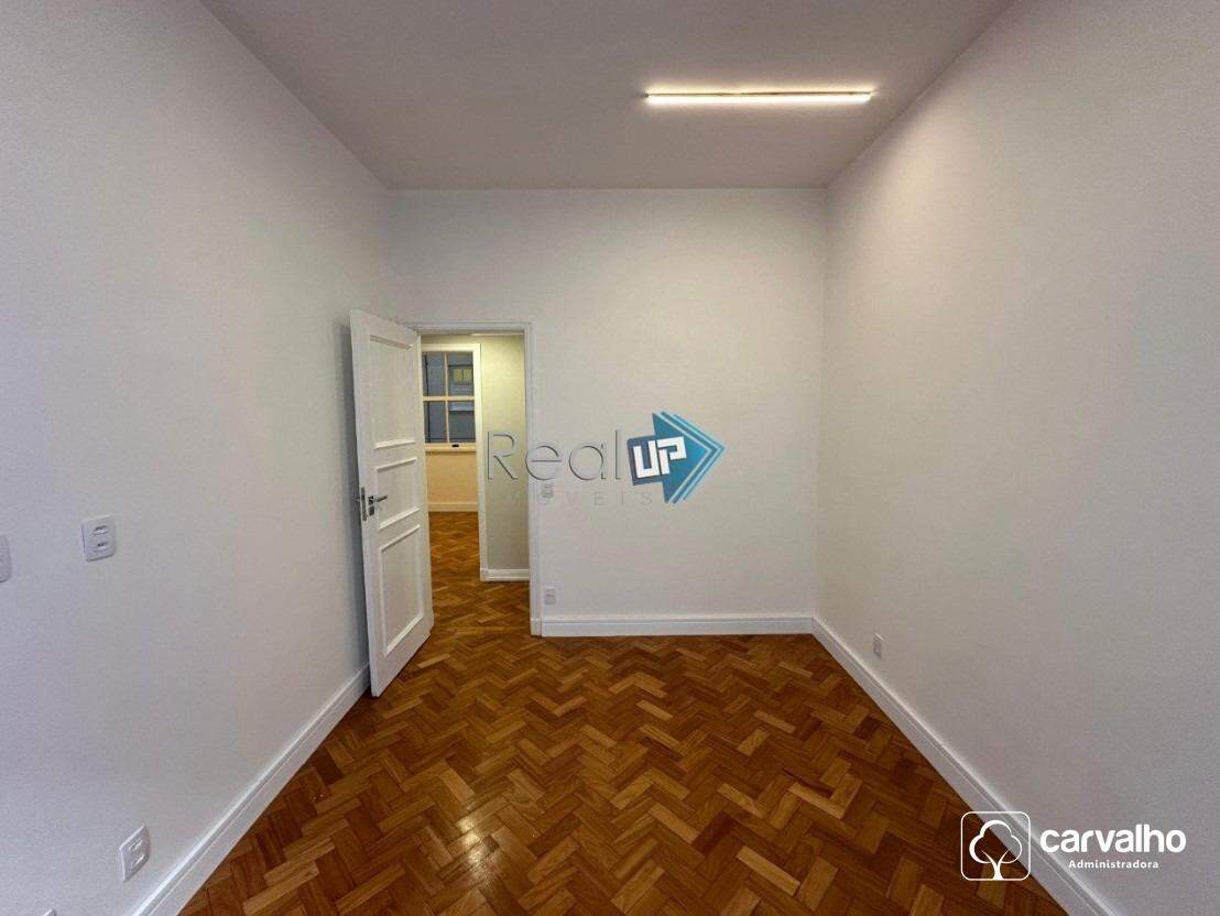 Apartamento à venda Copacabana com 122 m² , 3 quartos 1 suíte 1 vaga.: 