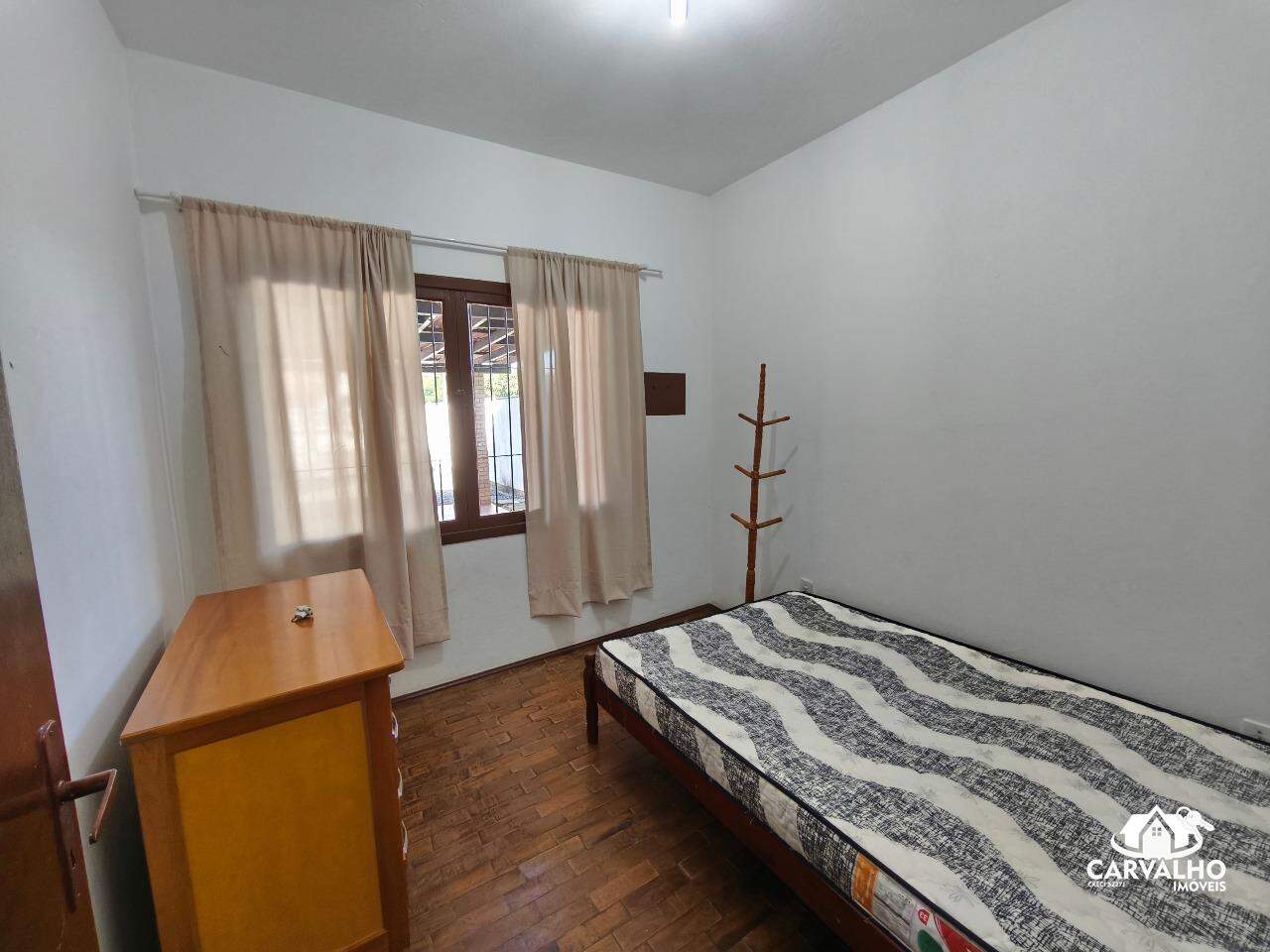 Imovel, 1239 - Casa com 5 quartos quartos e 4 banheiros banheiros para à venda: 