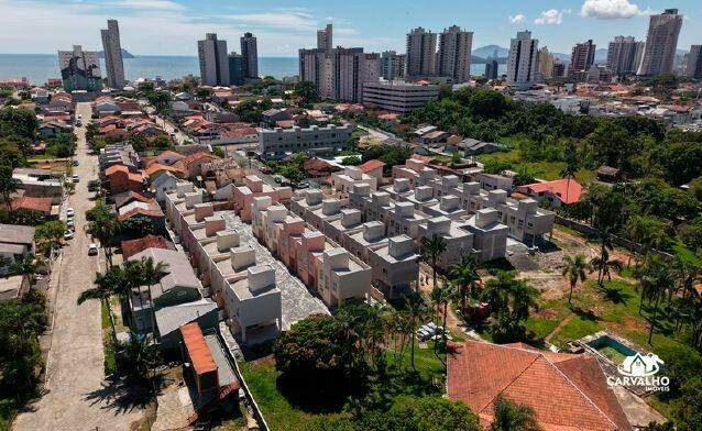 Imovel, 1349 - Sobrado com 3 quartos quartos e 2 banheiros banheiros para à venda: 