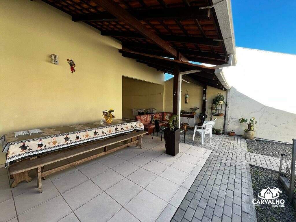 Imovel, 2169 - Casa com 5 quartos quartos e 3 banheiros banheiros para à venda: 