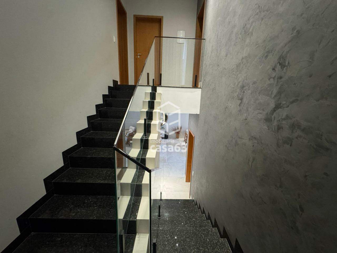 Foto 2 — SOBRADO ALTO PADRÃO - ALPHAVILLE 1