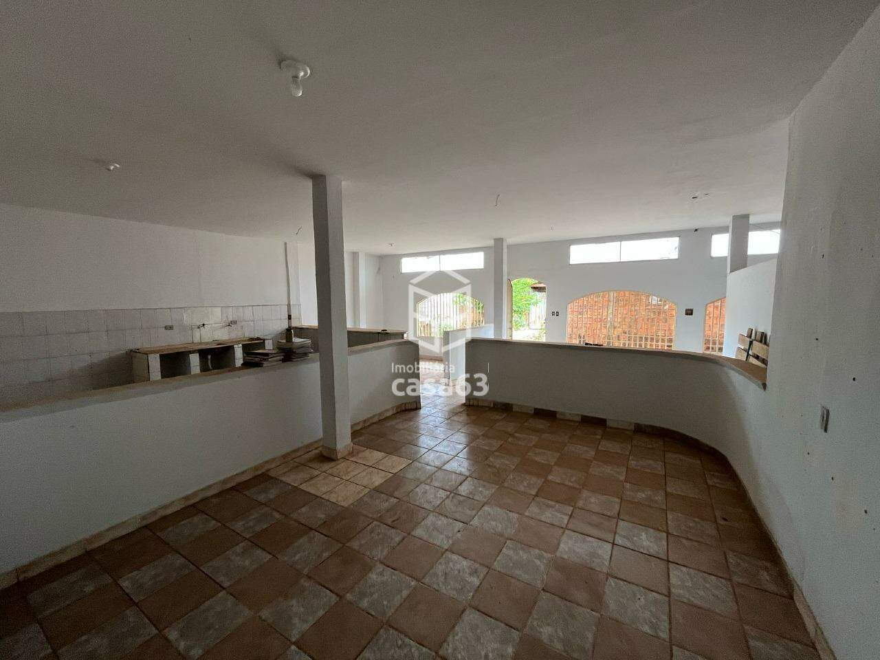 Foto 2 — SOBRADO C/ GALPÃO - 712 SUL