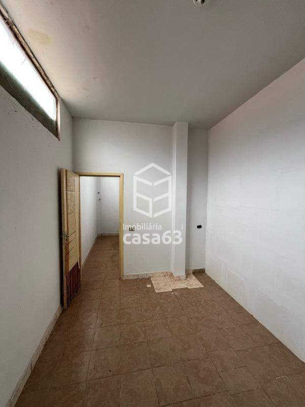 Foto 3 — SOBRADO C/ GALPÃO - 712 SUL