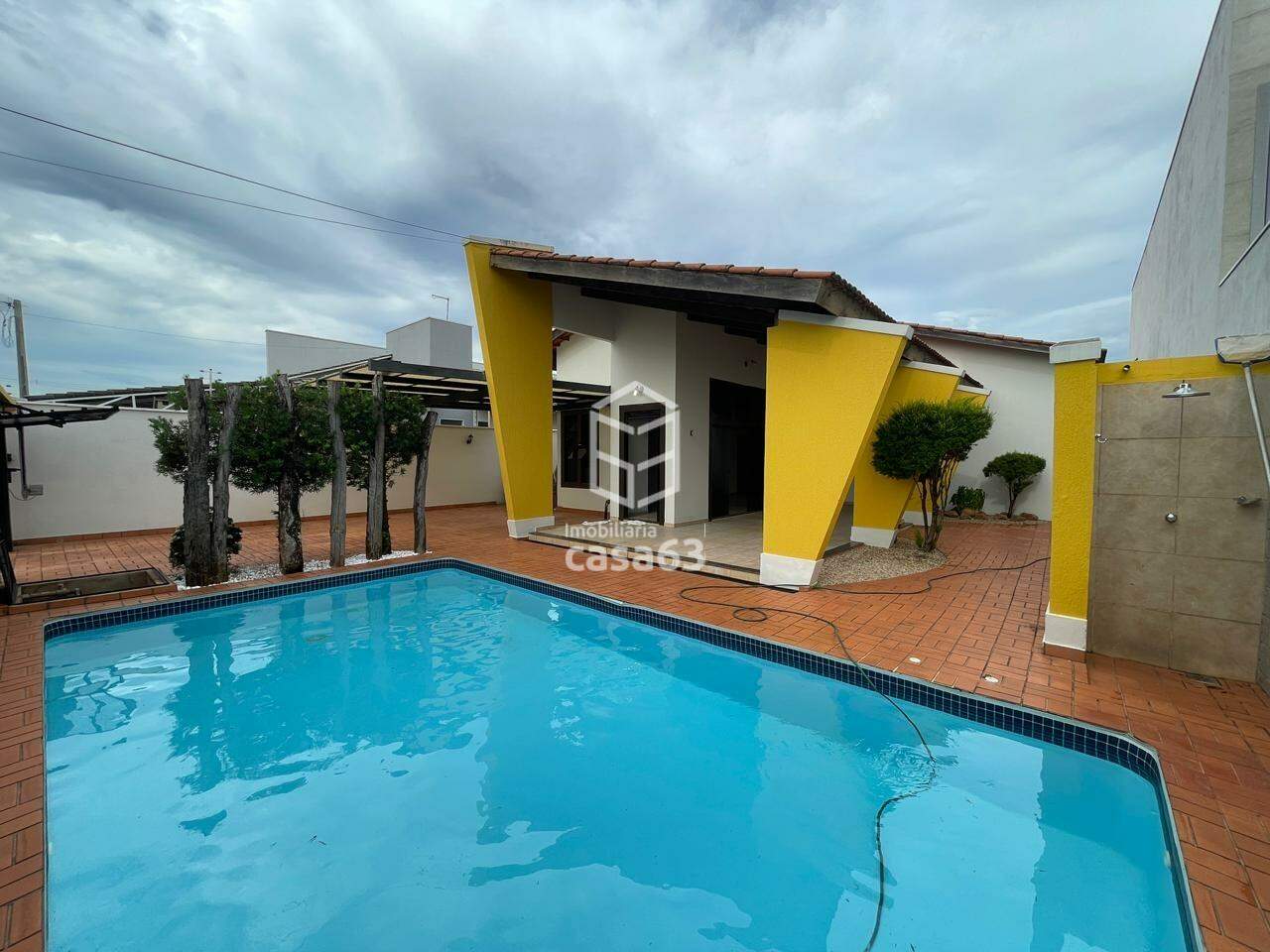 Foto 2 — Casa com piscina em lote único de 450m próximo à Havan