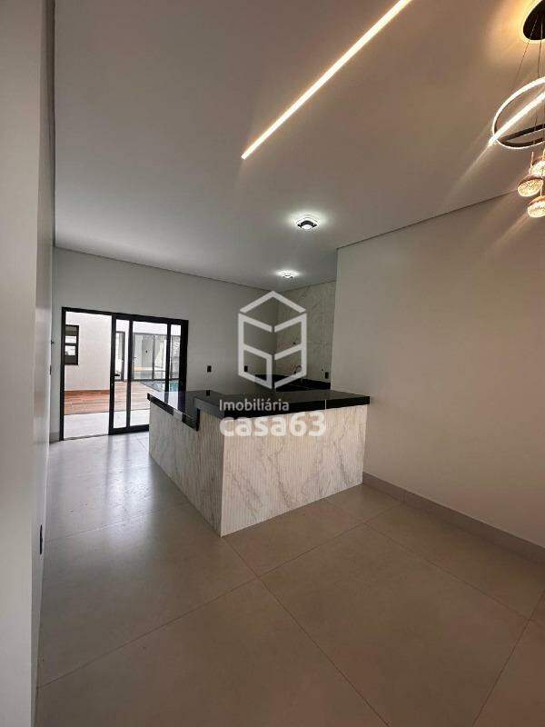 Foto 3 — CASA COM 4/4 NA 207 SUL