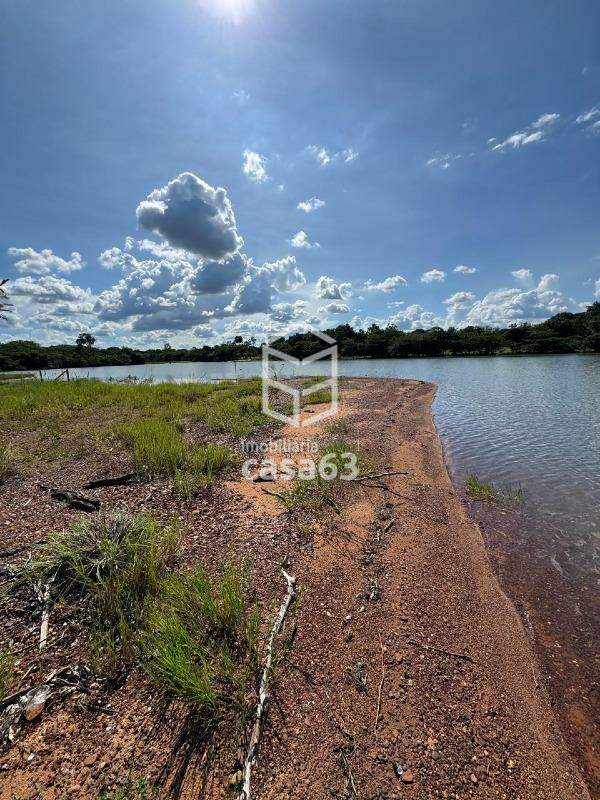 Foto 2 — Chácara Luzimangues á beira lago
