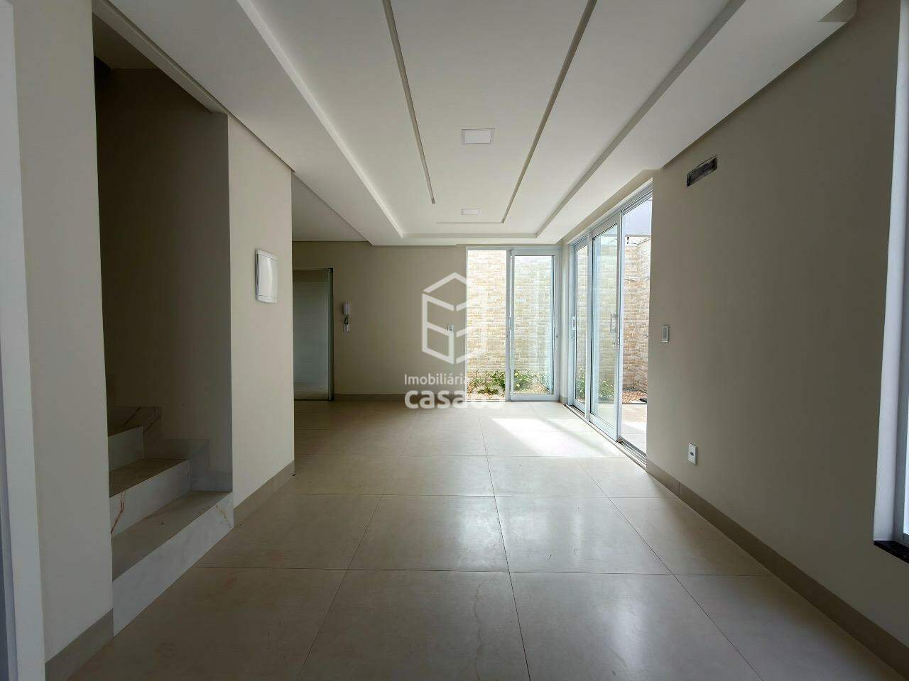 Foto 2 — SOBRADO NA 303 SUL