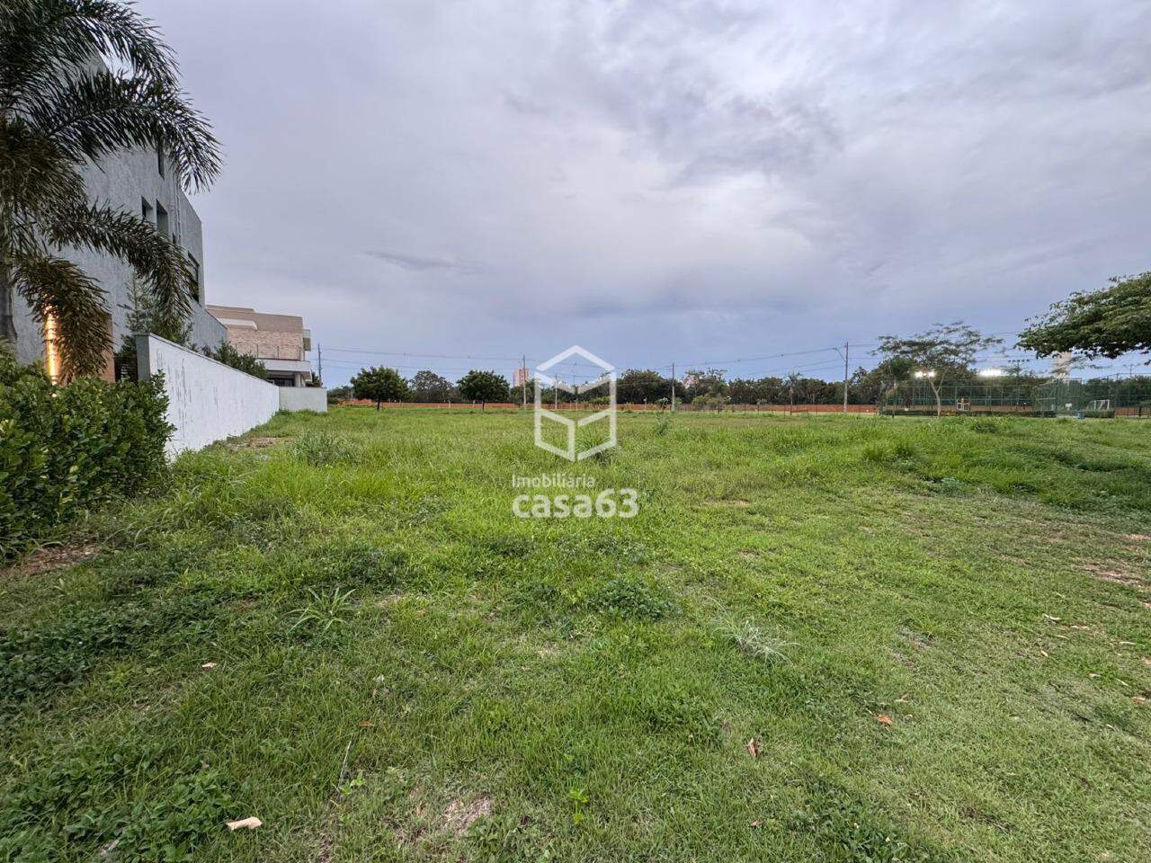 Lote em Condominio Alphaville 1 · Palmas