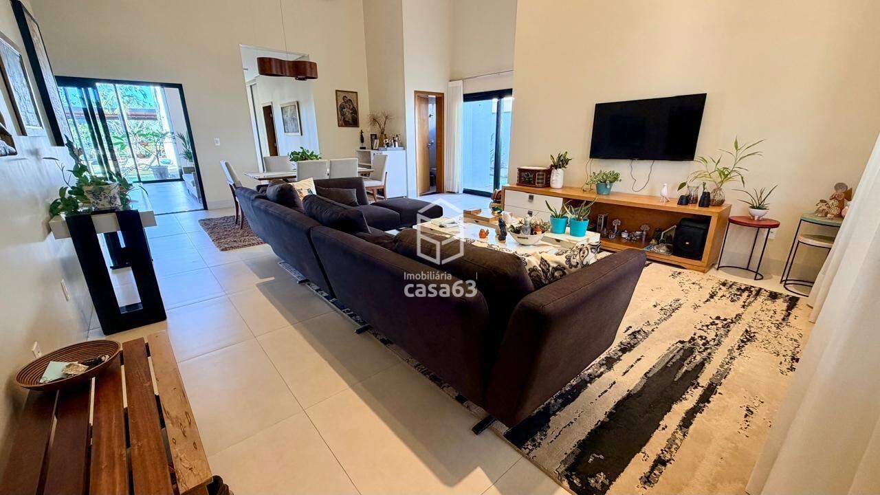 Foto 2 — Casa de Alto Padrão no Condomínio Polinésia