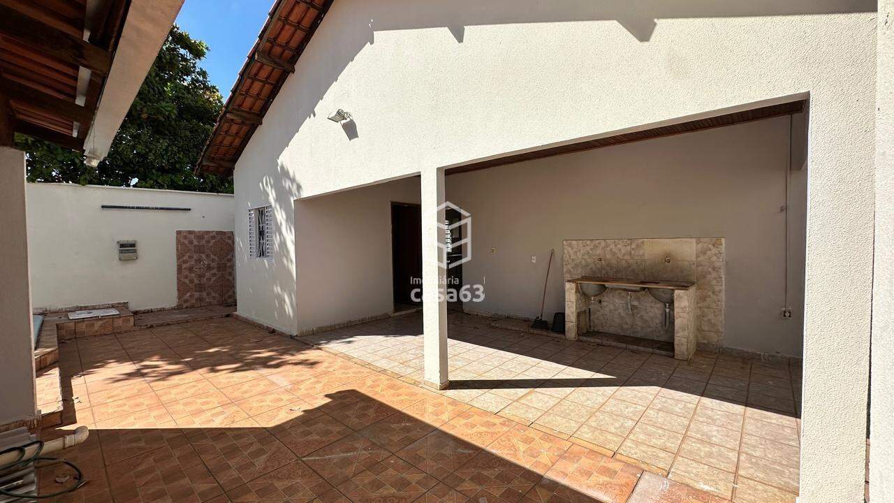 Foto 2 — Casa espaçosa e funcional na 604 sul