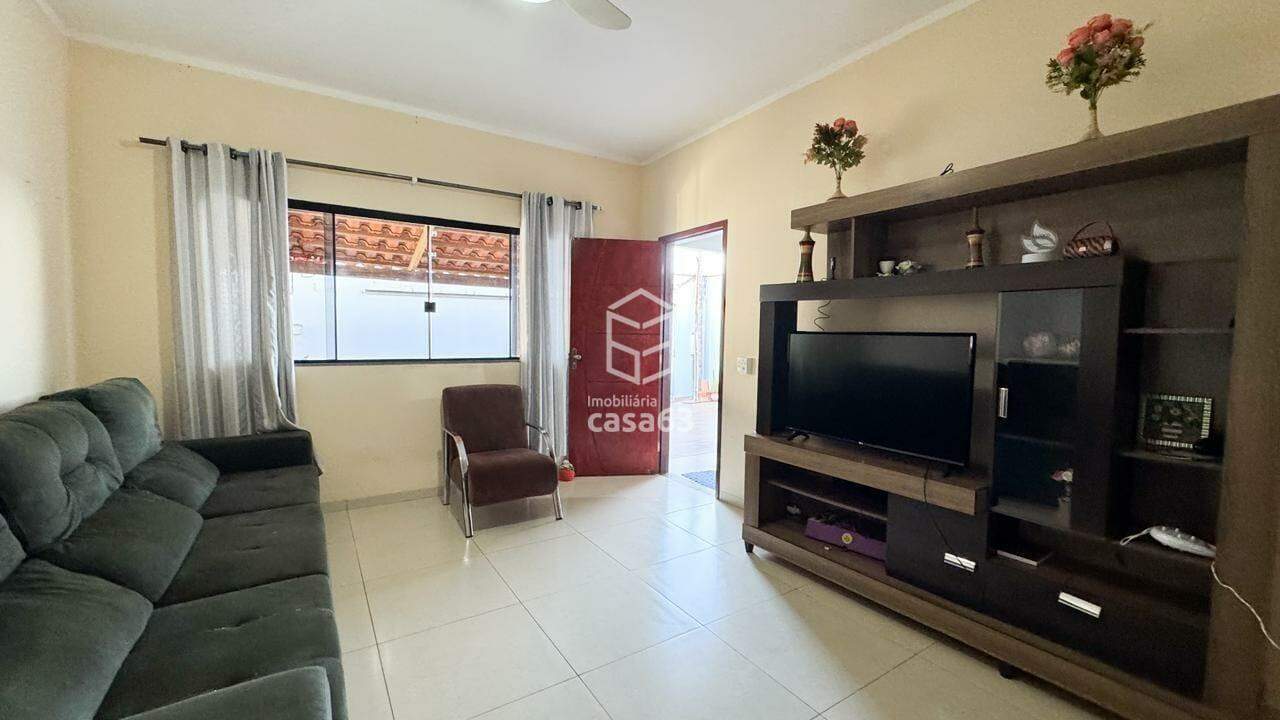 Foto 2 — Casa com 465 m² de terreno e 3 quartos sendo 1 suite