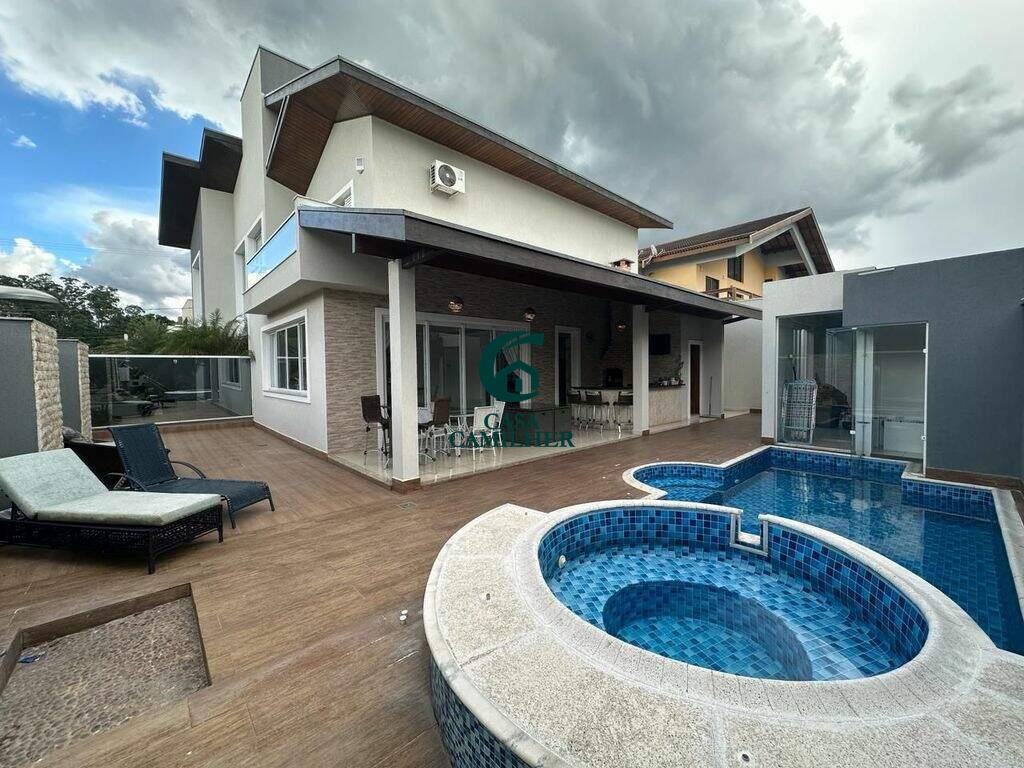 Casa à venda no Pinhão: 