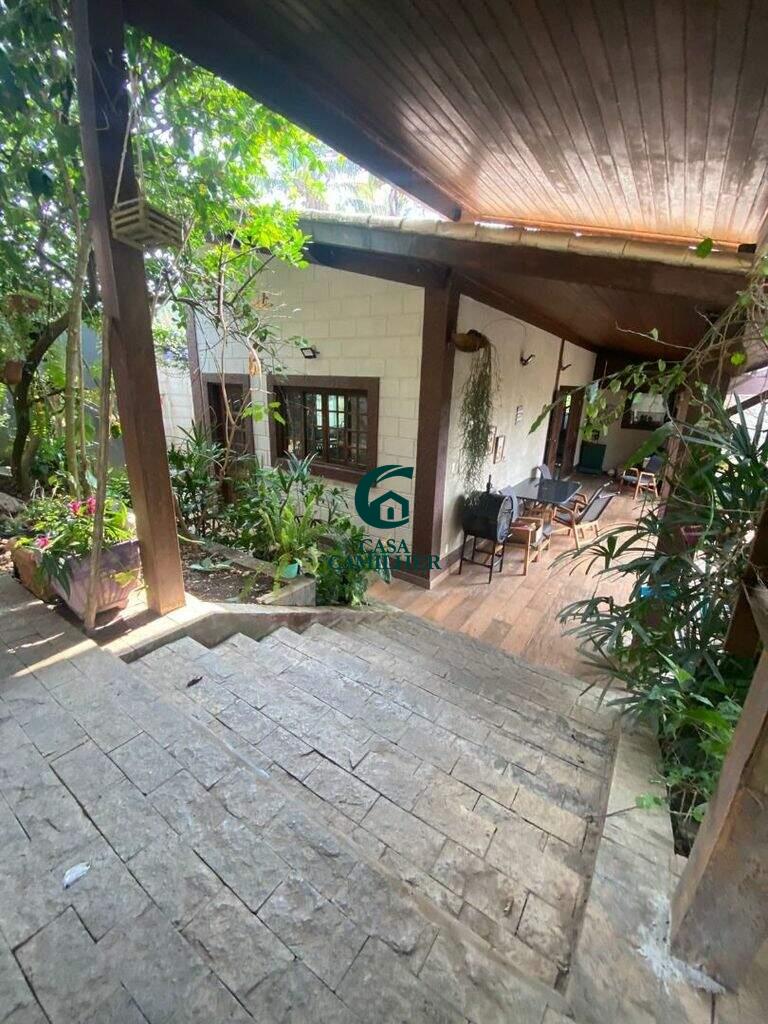 Casa à venda no Chácaras Cataguá: 