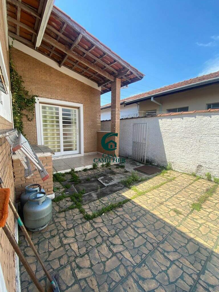 Casa à venda no Areão: 