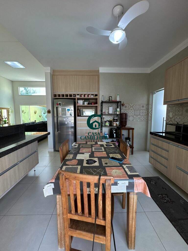 Casa à venda no Jardim Hípica Pinheiro: 