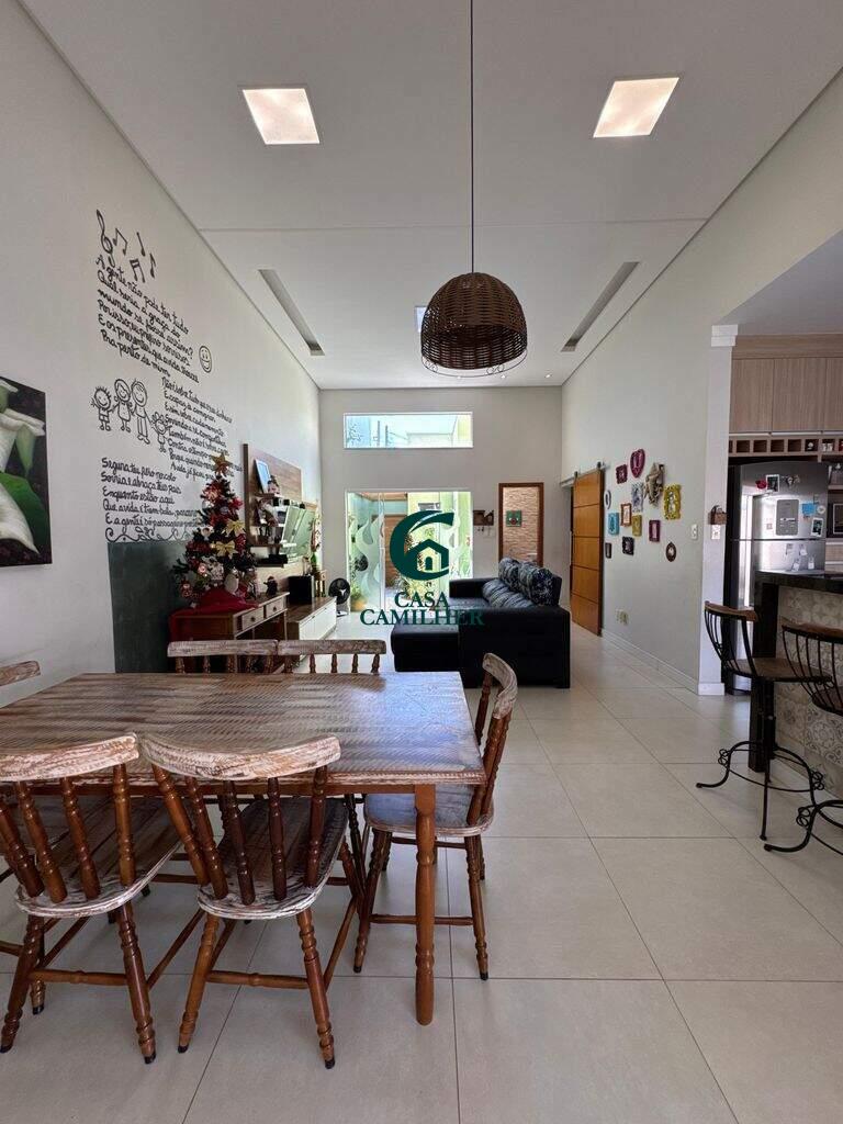 Casa à venda no Jardim Hípica Pinheiro: 