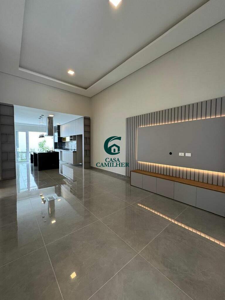 Casa à venda no Terras de Benvira: 