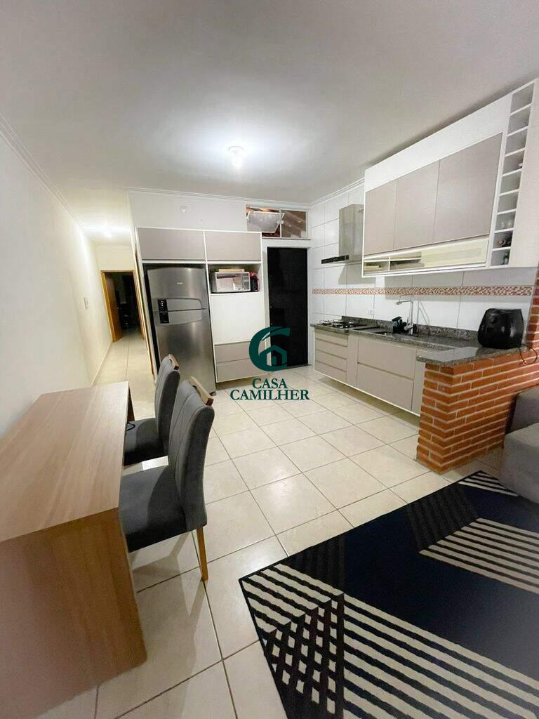 Casa à venda no Piracangaguá: 