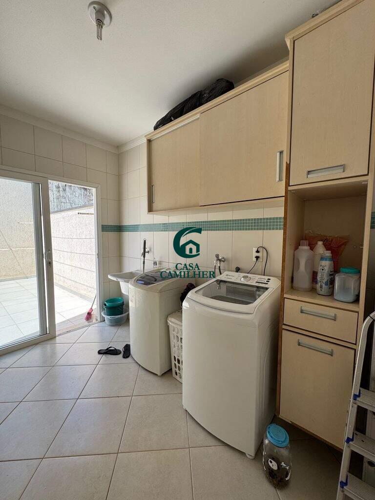 Casa à venda no Piracangaguá: 