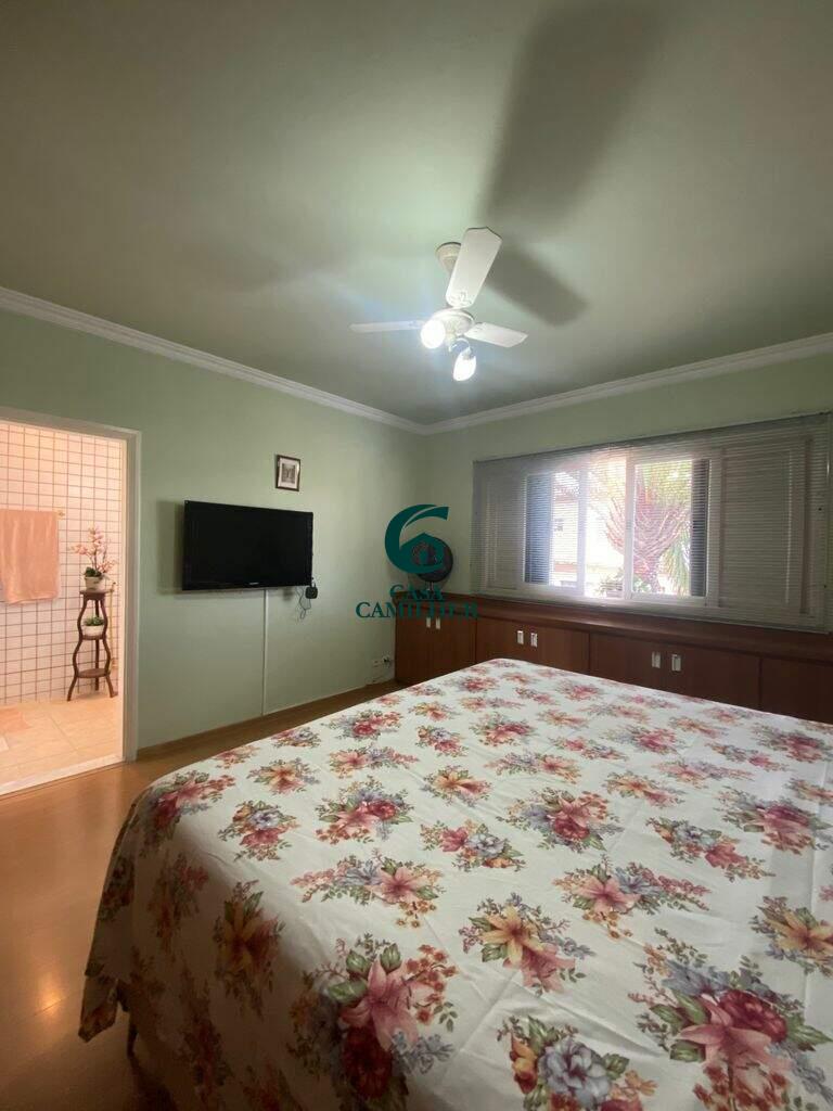 Casa à venda no Centro: 