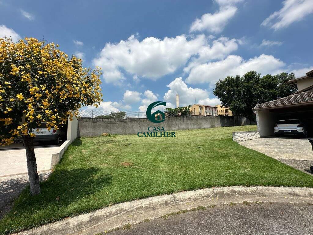 Terreno/Lote à venda no Piracangaguá: 