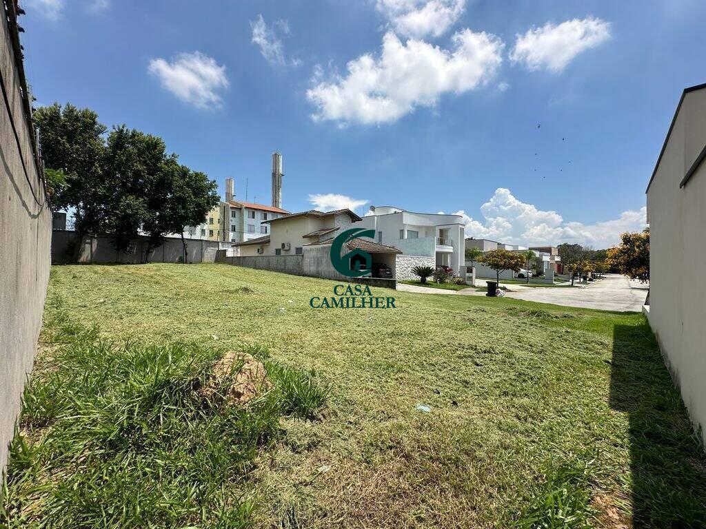 Terreno/Lote à venda no Piracangaguá: 